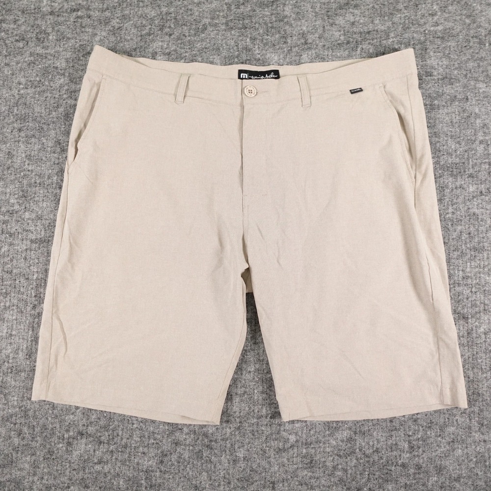 Travis Mathew Sand Harbor Shorts Mens 40 Beige Performance Golf Casual